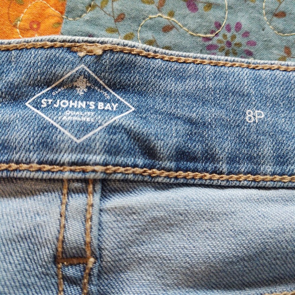 2 pair of jeans (bundled
